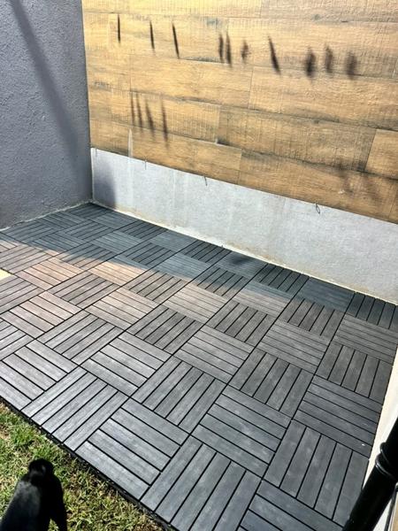 Imagem de Kit 5 peças deck modular plástico antiderrapante 30x30 piscina box varanda jardim sacada