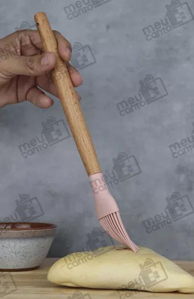 Imagem de Kit 5 Utensílios de Culinária Cozinha Em Silicone e Cabo de Madeira Fouet Espátula Colher Concha Pincel