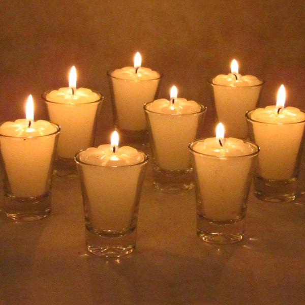 Imagem de Kit 50 velas brancas  7 cm no copinho 12h decoração festa