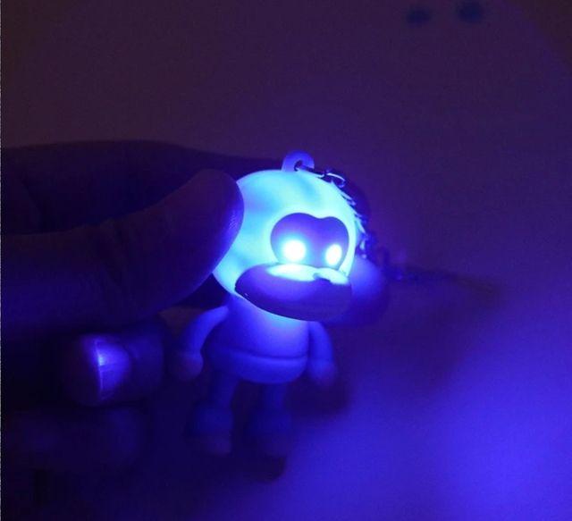 Imagem de Kit 6 Chaveiros Macaco Luz Led iluminação Lanterna Toca Musica Som Desenho Animado Lembrancinha Presentes Crianças