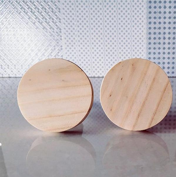 Kit 6 Ganchos de parede de Pinus Bola - Souvenir Decor Imagem de Kit 6 Ganchos de parede de Pinus Bola