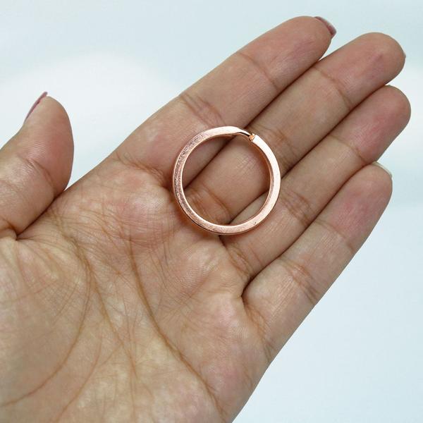 Kit Argolas Italianas 28mm Para Chaveiros Rose Gold e Ouro Velho 100 Peças - Russo Art Imagem de Kit Argolas Italianas 28mm Para Chaveiros Rose Gold e Ouro Velho 100 Peças