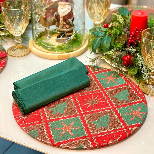 Kit Base Sousplat e Capas de Supla e Guardanapos Mesa Posta Natalina Estampada de Natal - Millenia Imagem de Kit Base Sousplat e Capas de Supla e Guardanapos Mesa Posta Natalina Estampada de Natal