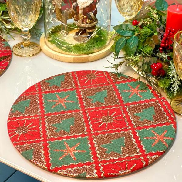 Kit Base Sousplat e Capas de Supla e Guardanapos Mesa Posta Natalina Estampada de Natal - Millenia Imagem de Kit Base Sousplat e Capas de Supla e Guardanapos Mesa Posta Natalina Estampada de Natal