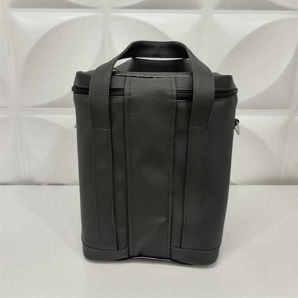 Imagem de Kit Bolsa Porta Vinho Elegante Preta e Rolha p/Vinho - Coutre Bolsas