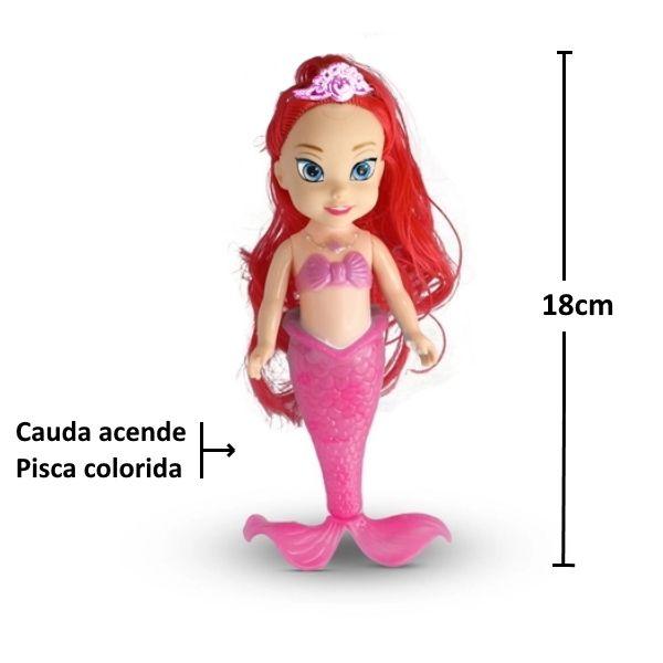 Imagem de Kit Boneca Sereia com Luz Acessórios e Copo Pequena Sereia Rosa