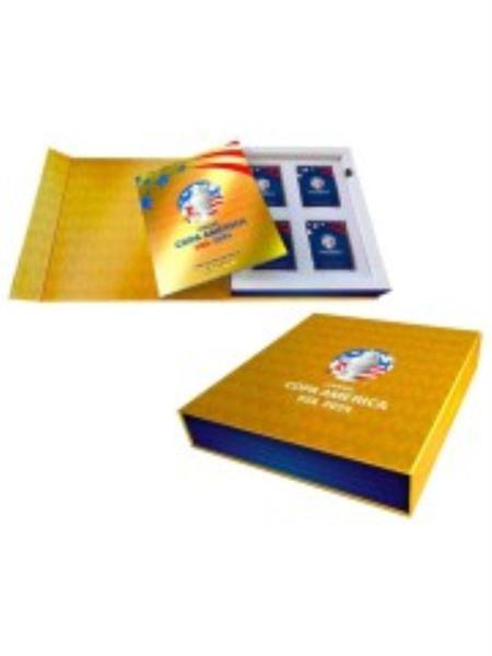 Imagem de Kit box prem 1liv cd ouro + 50 env copa america - PANINI