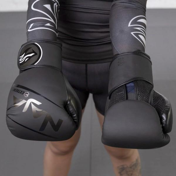 Imagem de Kit Boxe Muay Thai - Luva Extreme + Bandagem + Protetor Bucal - Naja