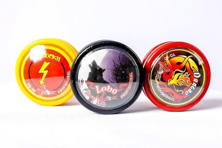Kit Brinquedos Yoyo York Profissional + Pião de Madeira + 5 cordas de ioio - YOYOBRASIL Imagem de Kit Brinquedos Yoyo York Profissional + Pião de Madeira + 5 cordas de ioio