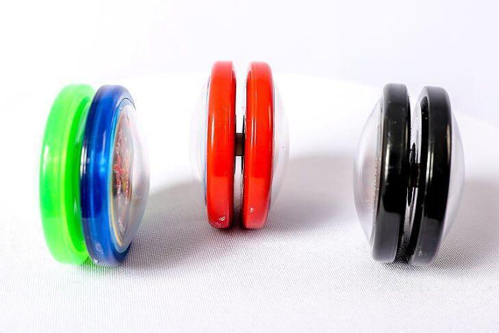 Kit Brinquedos Yoyo York Profissional + Pião de Madeira + 5 cordas de ioio - YOYOBRASIL Imagem de Kit Brinquedos Yoyo York Profissional + Pião de Madeira + 5 cordas de ioio