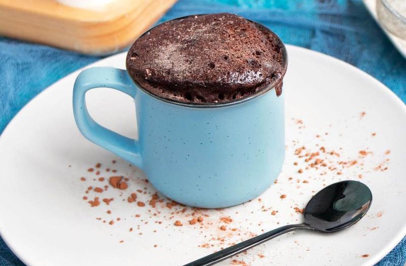 Kit c/ 12un Bolo de caneca Brownie e Chocolate - Dr. Oetker Imagem de Kit c/ 12un Bolo de caneca Brownie e Chocolate - Dr. Oetker