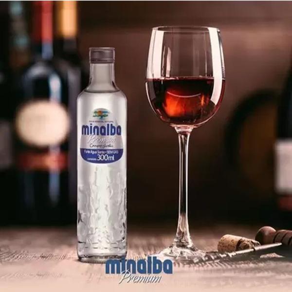 Kit c/ 12und Água Mineral S/ Gás PREMIUM MINALBA Vidro 300ml Imagem de Kit c/ 12und Água Mineral S/ Gás PREMIUM MINALBA Vidro 300ml