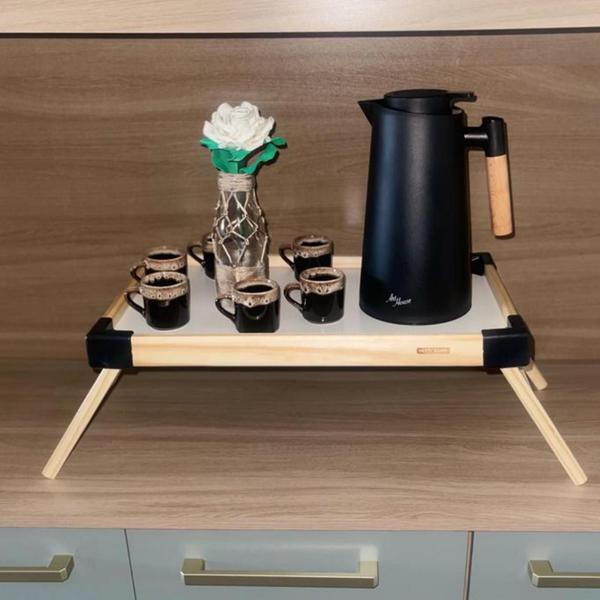 Kit Café da Manhã Garrafa Térmica na Bandeja Tramontina com Xícaras Cr Imagem de Kit Café da Manhã Garrafa Térmica na Bandeja Tramontina com Xícaras Cr