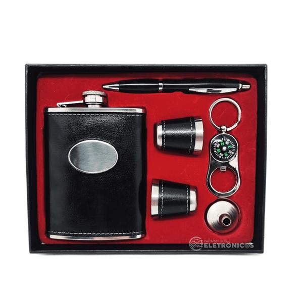 Kit Cantil Porta Bebidas Caneta 2 Copos Shot Chaveiro Bussola Funil Estampado Portátil DY8833 - Dylan Imagem de Kit Cantil Porta Bebidas Caneta 2 Copos Shot Chaveiro Bussola Funil Estampado Portátil DY8833