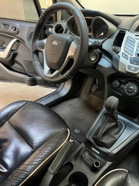 Kit Capas Volante E Manopla Câmbio Manual E Coifa E Freio de Mão New Fiesta Mexicano 2011 2012 2013 - Tunning Car Imagem de Kit Capas Volante E Manopla Câmbio Manual E Coifa E Freio de Mão New Fiesta Mexicano 2011 2012 2013