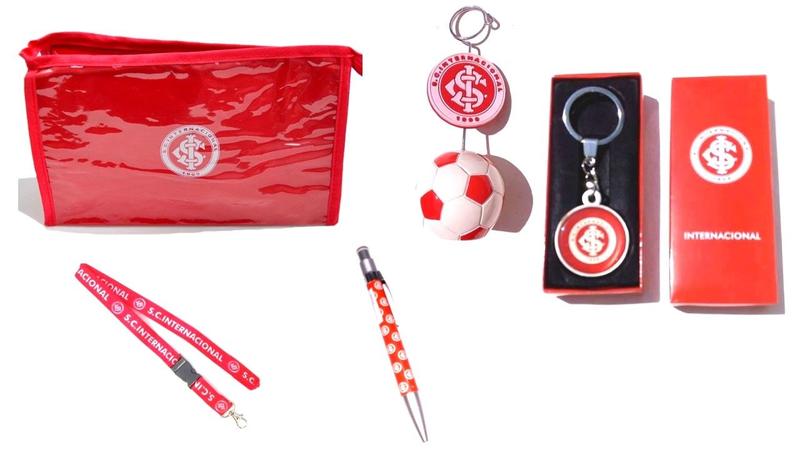 Kit chaveiro de metal +necessaire+caneta+cordao+porta recado do internacional - mileno Imagem de Kit chaveiro de metal +necessaire+caneta+cordao+porta recado do internacional
