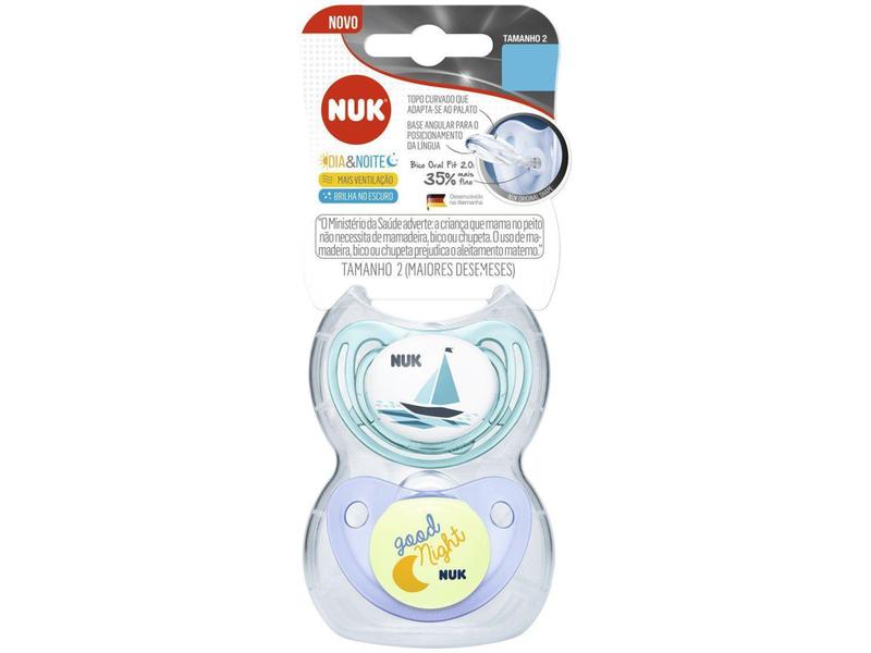 Imagem de Kit Chupeta Silicone Ortodôntico NUK Baby Care - Dia & Noite Boy Verde e Azul 6 Meses 2 Unidades