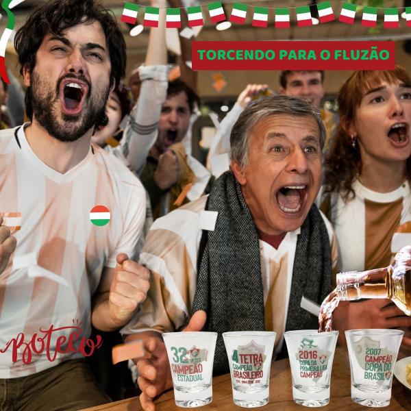 Imagem de Kit Churrasco Avental Fluminense Mestre Churrasqueiro + 4 Un Copos Dose Pinga Cachaça Oficial