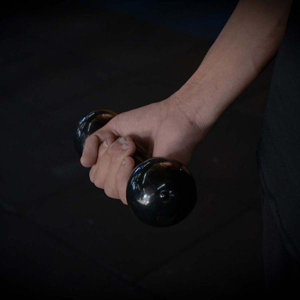 Kit Colchonete + Halteres de 3kg + Caneleiras de 2kg + Corda de Pular Academia Fitness Musculação Treino - Natural Fitness Imagem de Kit Colchonete + Halteres de 3kg + Caneleiras de 2kg + Corda de Pular Academia Fitness Musculação Treino