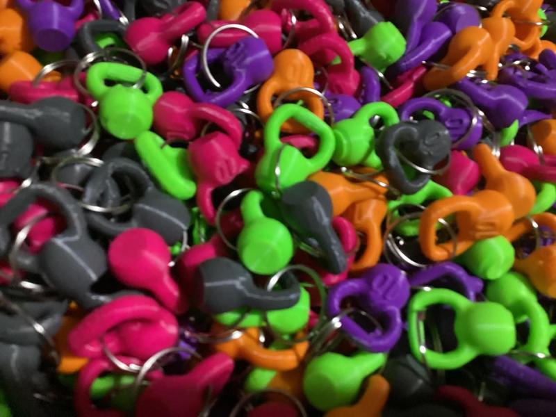 Imagem de Kit Com 100 Chaveiros Kettlebell Cores Variadas KeltBall