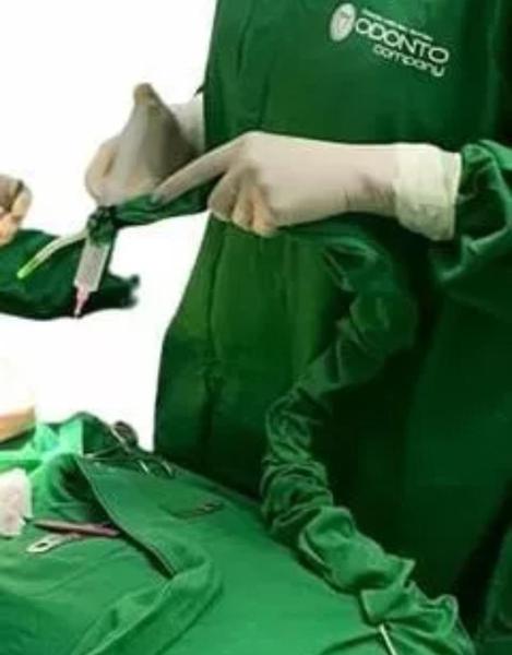 Imagem de Kit Com 15 Cânolas Odontológicas De Tecido Brim Leve 100% Algodão Especial Verde Bandeira