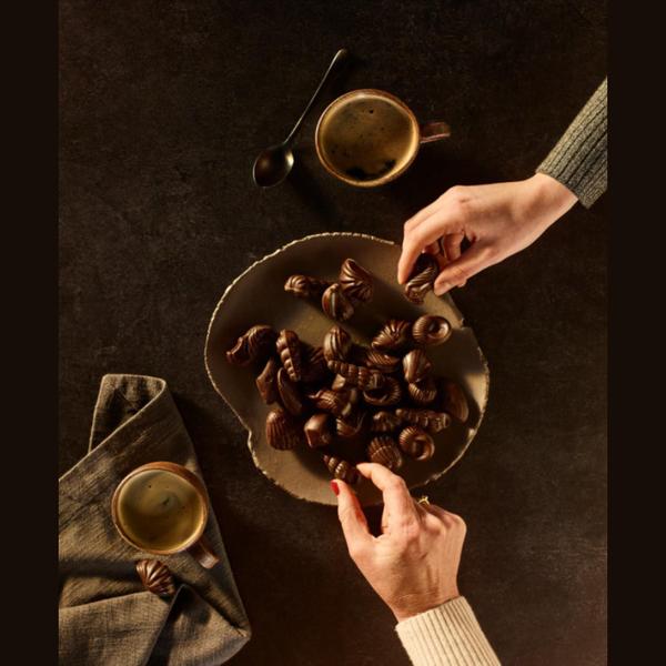 Kit Com 2Cxs Chocolate Belga Guylian Sea Shells 125G Imagem de Kit Com 2Cxs Chocolate Belga Guylian Sea Shells 125G