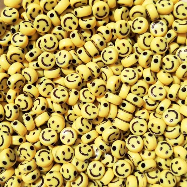 Kit Com 300 Miçangas P Pulseiras E Colares Smile 3 Cores - Man Aviamentos Imagem de Kit Com 300 Miçangas P Pulseiras E Colares Smile 3 Cores