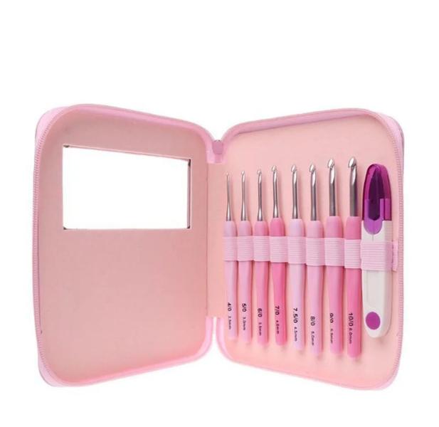 Kit Com 8 Agulhas Cabo Soft Emborrachado + Estojo Rosa DIY - Doce Ternura Imagem de Kit Com 8 Agulhas Cabo Soft Emborrachado + Estojo Rosa DIY