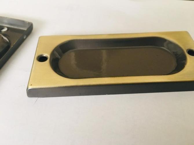 Kit Com 8 Puxador Para Janela/Porta De Correr Lo Sobrepor - Comercial Imagem de Kit Com 8 Puxador Para Janela/Porta De Correr Lo Sobrepor