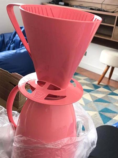 Imagem de Kit Conjunto Garrafa Térmica de Café 650ml Florença Rosa c/ Bico Anti Gotas e Alça + Açucareiro 350ml c/ Colher + Suporte p/ Filtro Coador