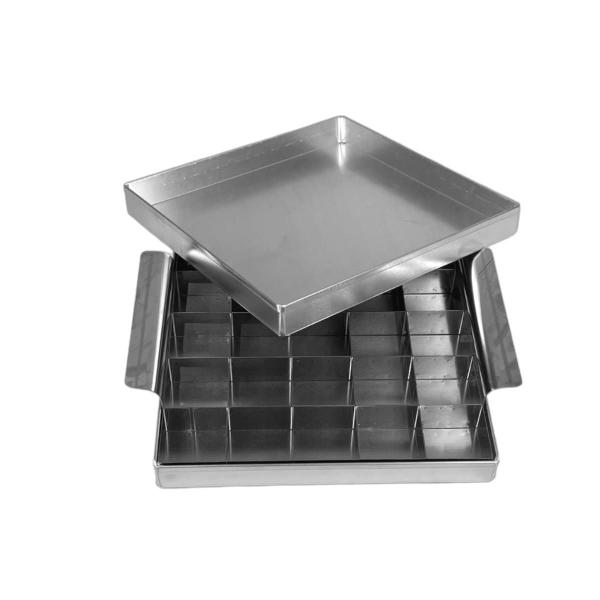 Imagem de Kit cortador 5x5 c/25 pedaços inox  2 assadeiras 25x25x3