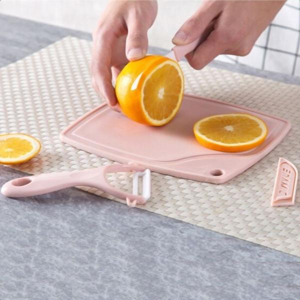 Kit Cortar e Descascar Frutas e Legumes 3 Peças Faca Descascador Tabua Corte - Carisma Imagem de Kit Cortar e Descascar Frutas e Legumes 3 Peças Faca Descascador Tabua Corte
