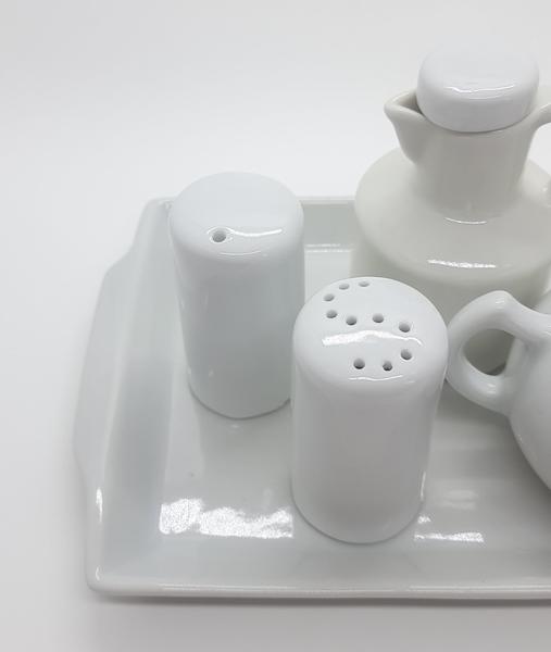 Imagem de Kit Cozinha - Bandeja + Saleiro Mesa + Paliteiro + kit 2 Galheteiros + Açucareiro Chaleira - Porcelana Branca e Bege