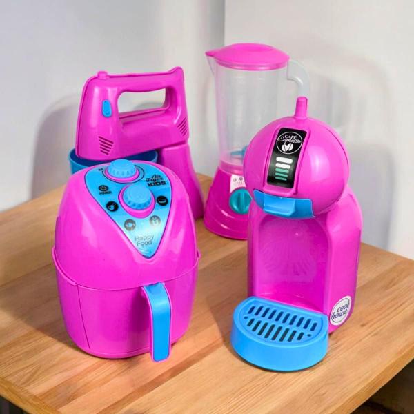 Kit Cozinha Infantil de Brinquedo Eletrodomesticos AirFryer Cafeteira 5 Peças - Zuca Toys Imagem de Kit Cozinha Infantil de Brinquedo Eletrodomesticos AirFryer Cafeteira 5 Peças