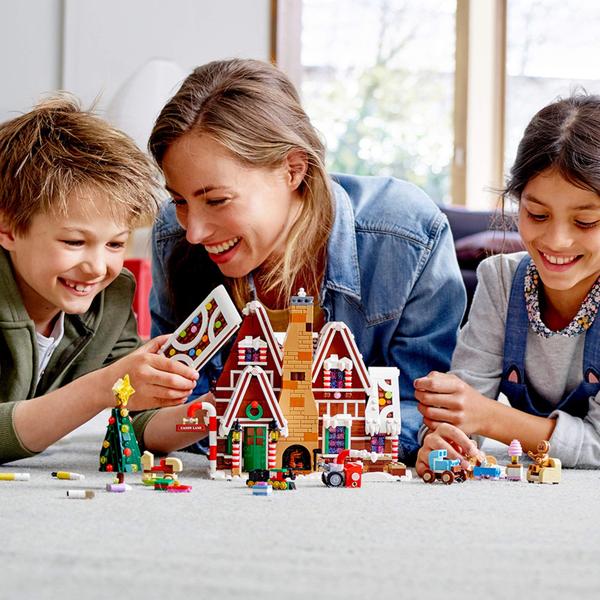 Imagem de Kit de construção LEGO Creator Expert Gingerbread House 10267