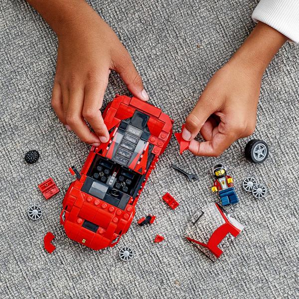 Imagem de Kit de construção LEGO Speed Champions Ferrari F8 Tributo 76895