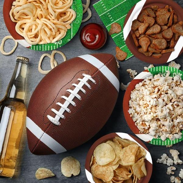 Imagem de Kit de suprimentos de festa Football Theme Serve 24 com toalha de mesa