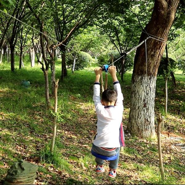 Imagem de Kit de tirolesa X XBEN 30m com assento giratório, freio e carrinho para crianças