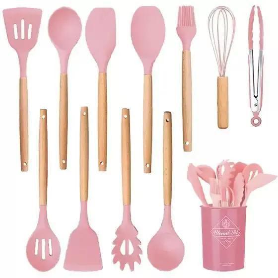 Imagem de Kit de Utensílios Para Cozinha 12 Peças, de Silicone e Cabo de Madeira, Antiaderente. Possui Espátulas, Colheres, Pegadores, Fouet, Pincel e Suporte 