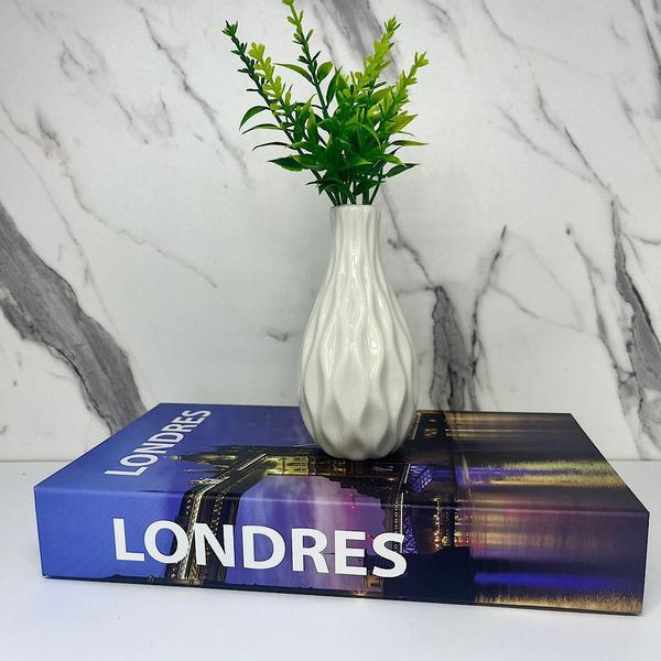 Imagem de Kit decoração livro Londres + vaso branco de cerâmica