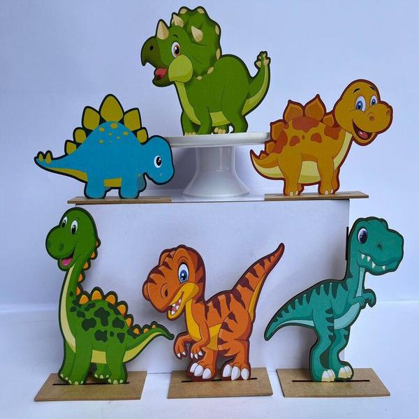 Kit Display de Mesa 6 Peças Festa Dinossaurinho Bebê 1 MDF - Juju Brasil Imagem de Kit Display de Mesa 6 Peças Festa Dinossaurinho Bebê 1 MDF