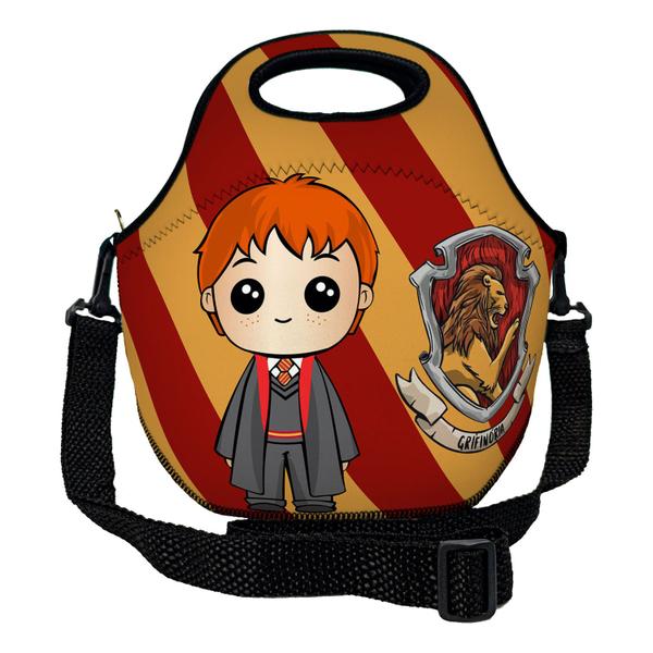 Imagem de Kit Escolar Infantil Mochila de Rodinha + Lancheira Térmica + Necessaire Plus + Squeeze de Alumínio  ISOPRENE  Menino Ruivo Bruxo