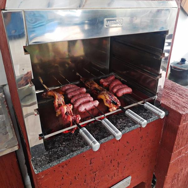 Imagem de Kit Espeto 70cm Churrasco Suporte Inox E Espalha Brasa