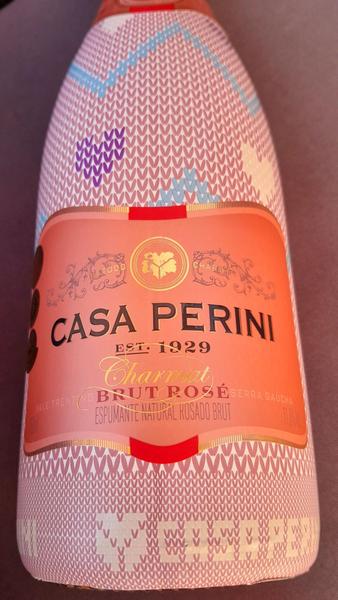 Imagem de Kit Espumante Casa Perini Brut Winter Rosé 750ml com gorro/touca - 6 unidades