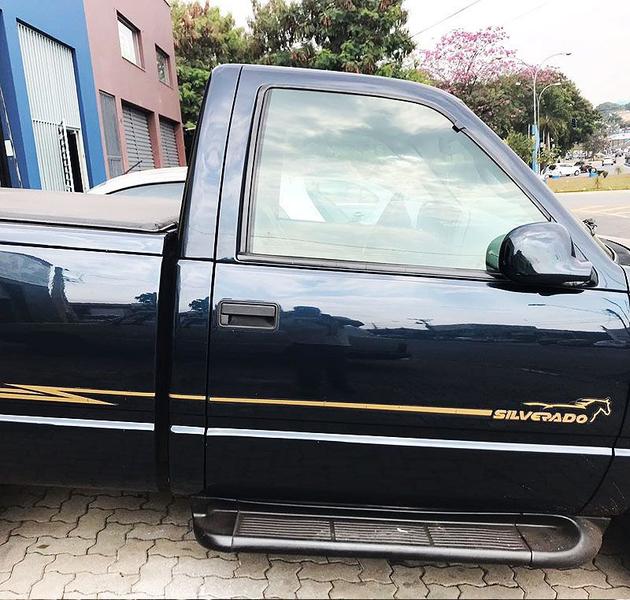 Imagem de Kit Faixas Silverado D20 98/06 Adesivos Resinados Chevrolet