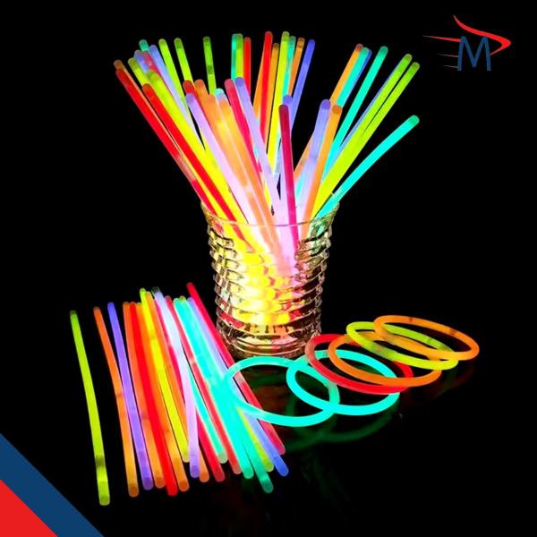 Kit Festa 10 Bastões de LED com 3 modos + 10 Pulseiras NEON - Mormino Imagem de Kit Festa 10 Bastões de LED com 3 modos + 10 Pulseiras NEON