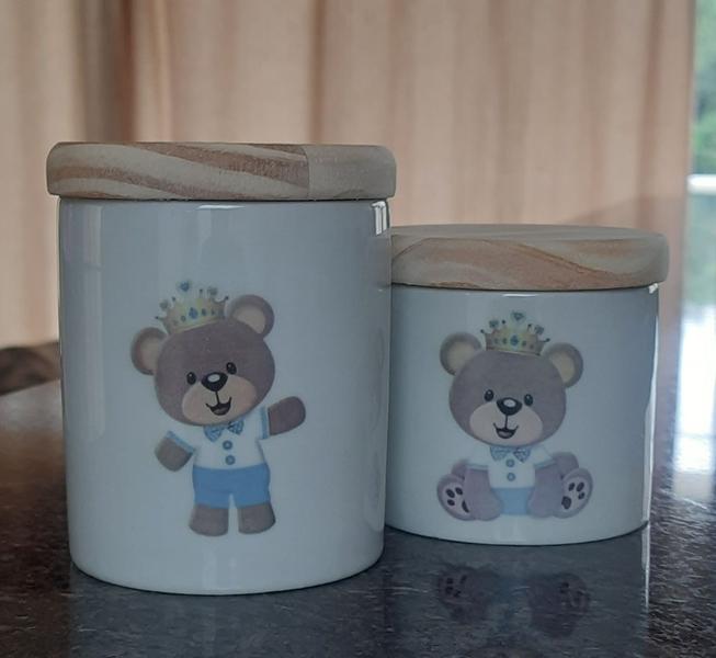 Imagem de Kit higiene bebê Príncipe Ursinho 2 potes - Peças Porcelana Tampas Pinus