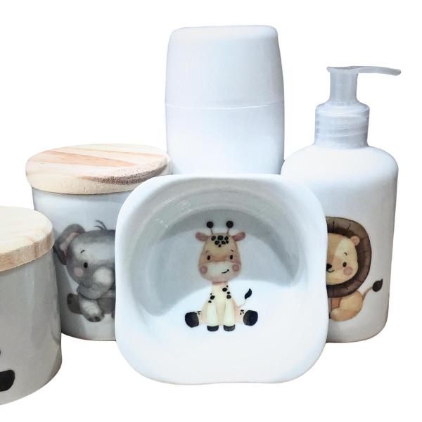 Imagem de Kit higiene bebê safari 5 Pçs - Potes, porta álcool, molhadeira decorada + garrafa térmica