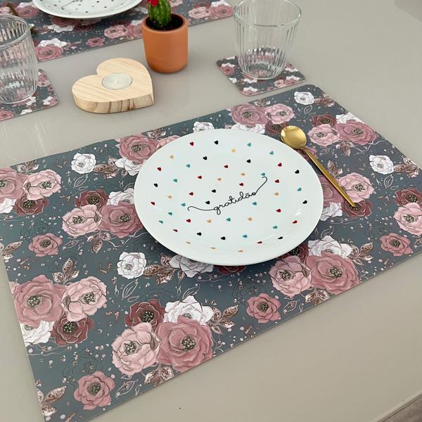Kit Jogo Americano Com Porta Copos Mesa Posta Cozinha 20 Pçs Mod Rosas - Universal Vendas Imagem de Kit Jogo Americano Com Porta Copos Mesa Posta Cozinha 20 Pçs Mod Rosas