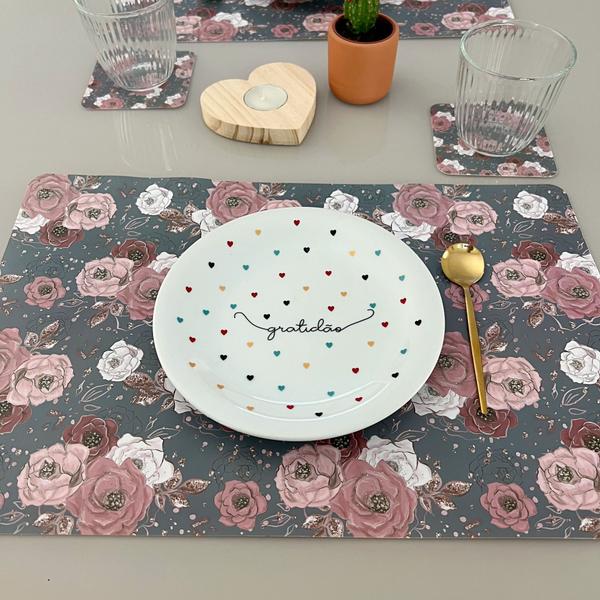 Kit Jogo Americano Com Porta Copos Mesa Posta Cozinha 20 Pçs Mod Rosas - Universal Vendas Imagem de Kit Jogo Americano Com Porta Copos Mesa Posta Cozinha 20 Pçs Mod Rosas